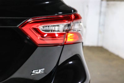 Toyota Camry SE 2020