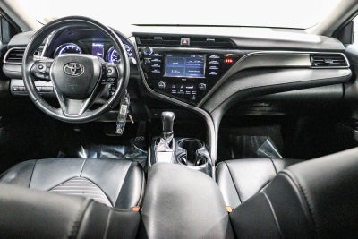 Toyota Camry SE 2020