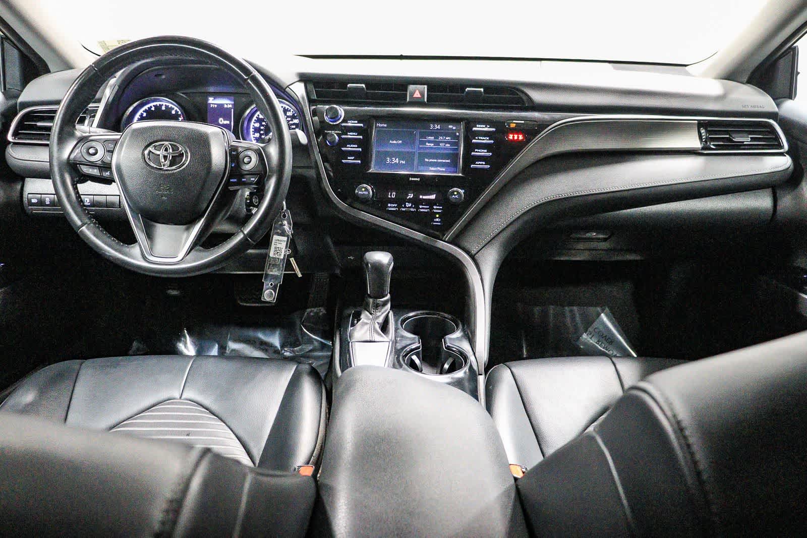 Toyota Camry SE 2020
