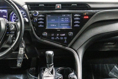Toyota Camry SE 2020