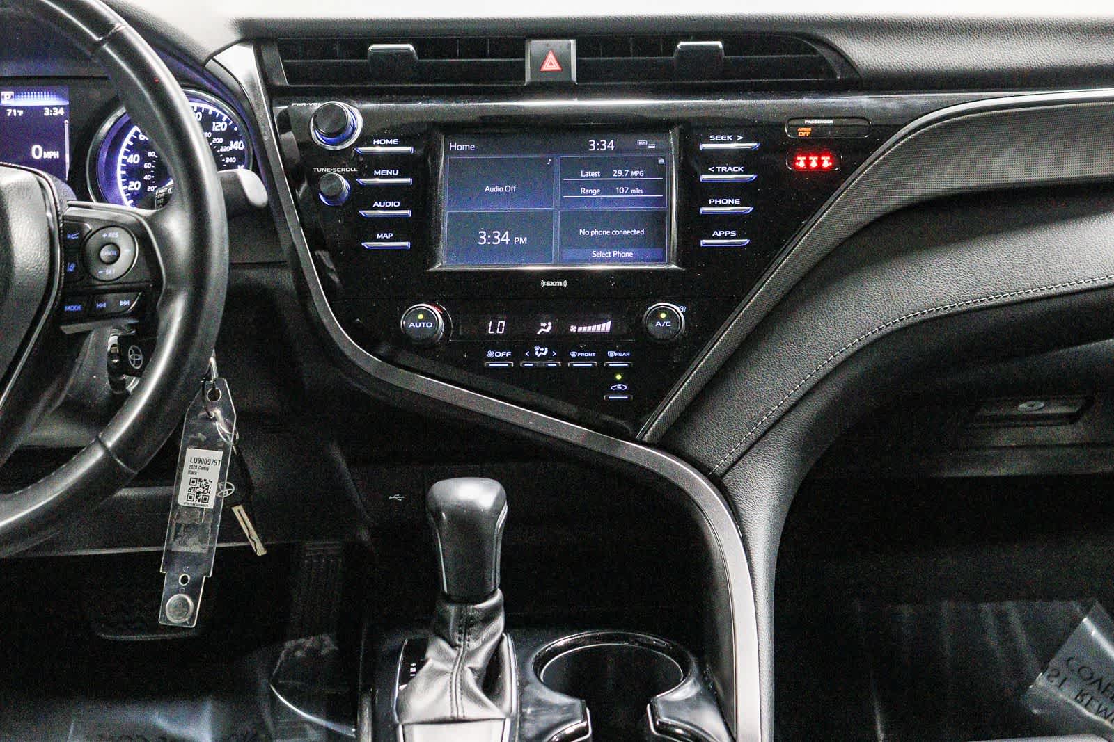 Toyota Camry SE 2020