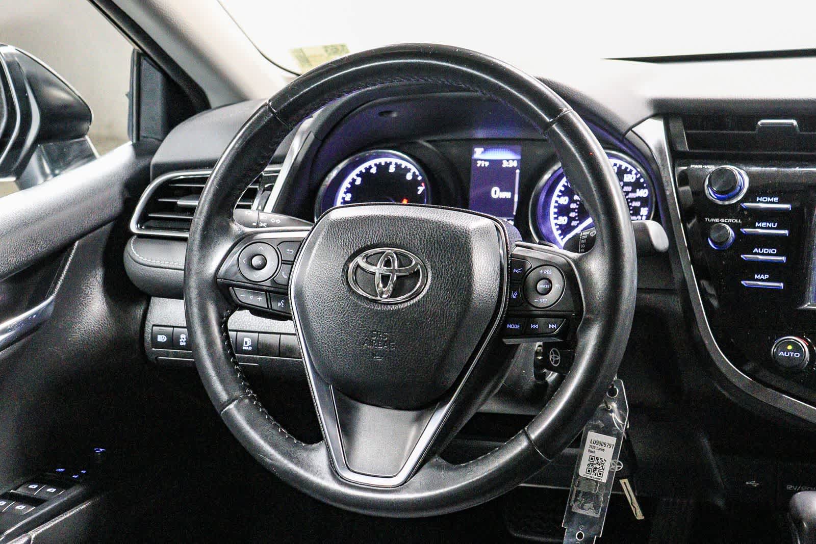 Toyota Camry SE 2020