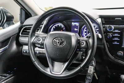Toyota Camry SE 2020