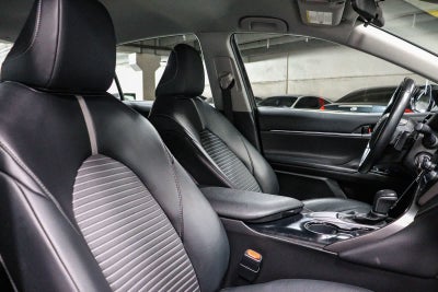 Toyota Camry SE 2020