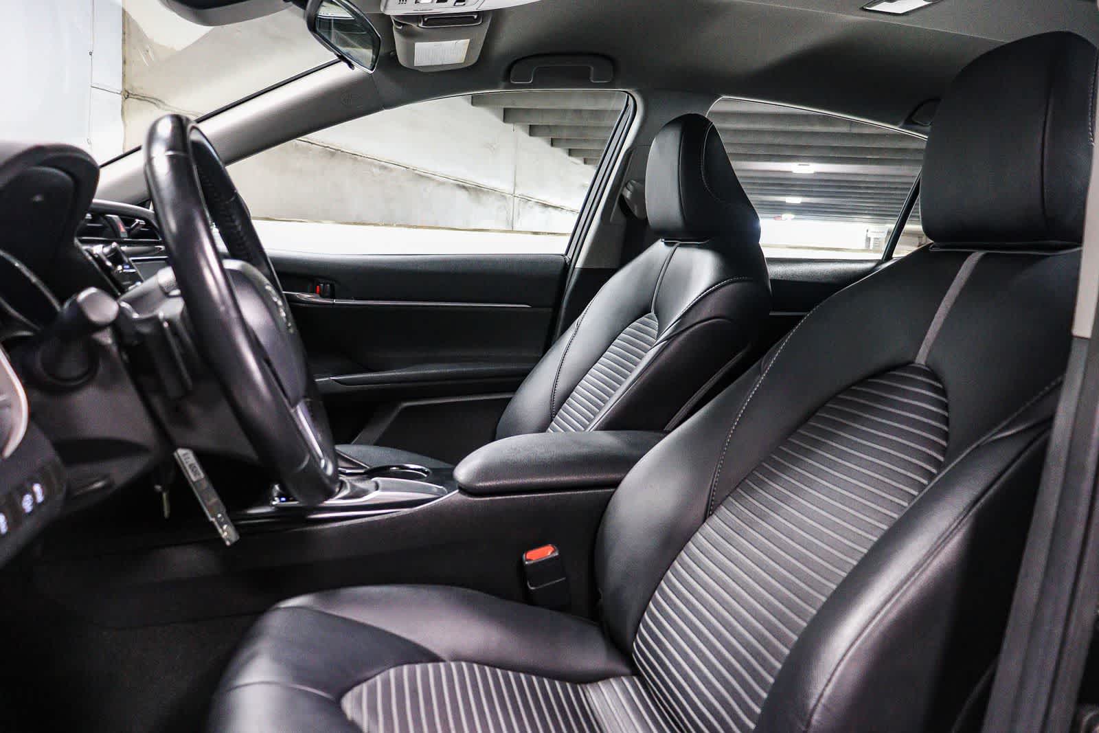 Toyota Camry SE 2020