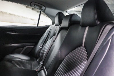 Toyota Camry SE 2020