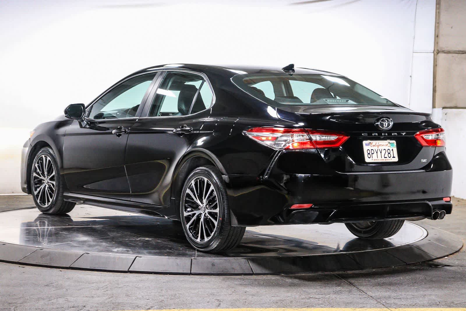 Toyota Camry SE 2020