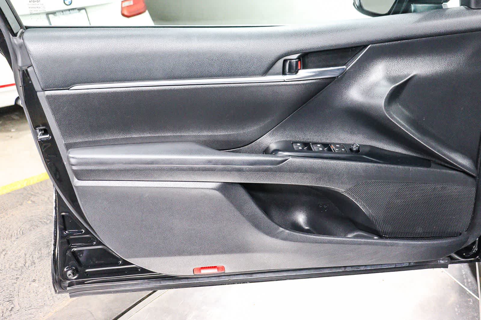 Toyota Camry SE 2020