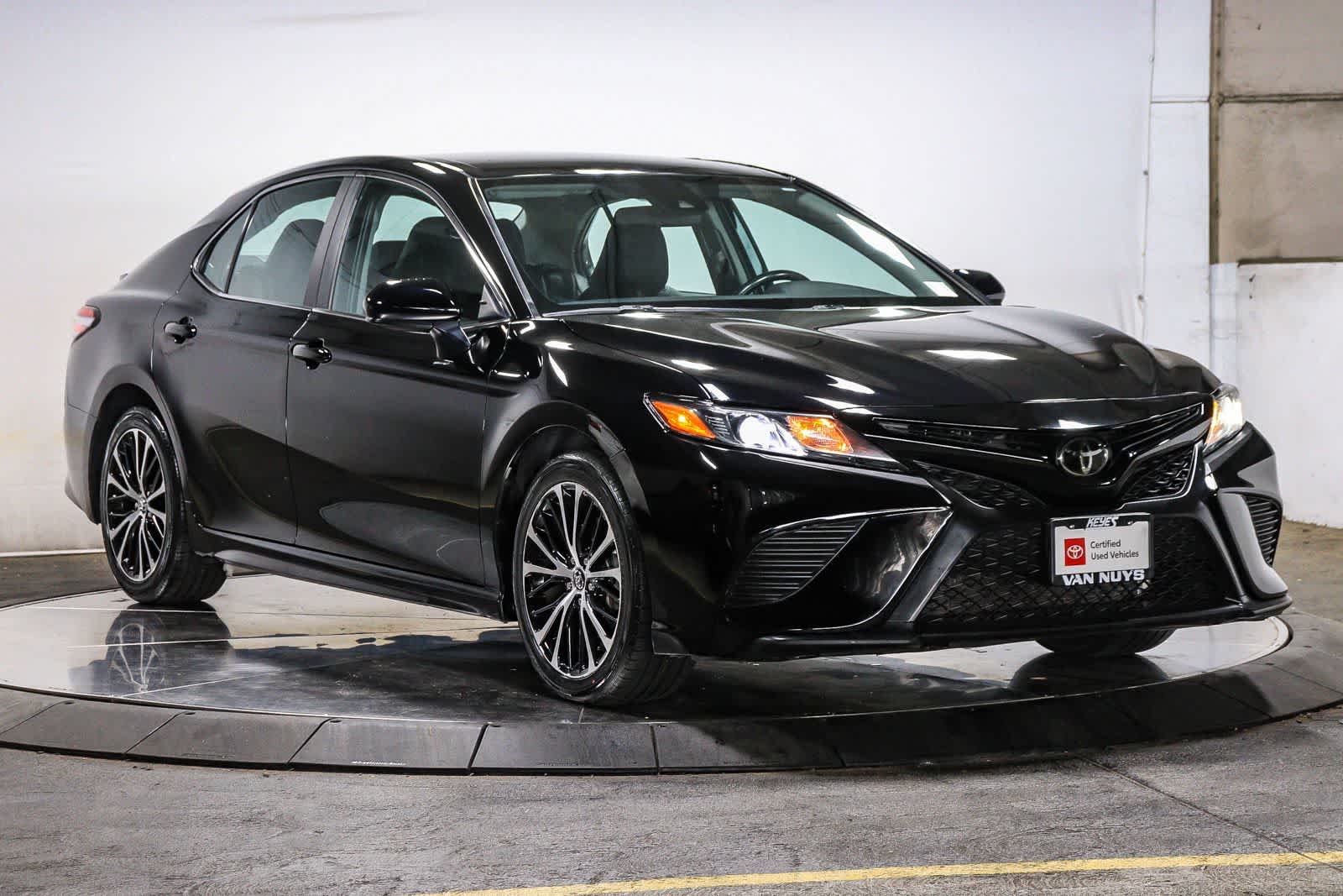 Toyota Camry SE 2020