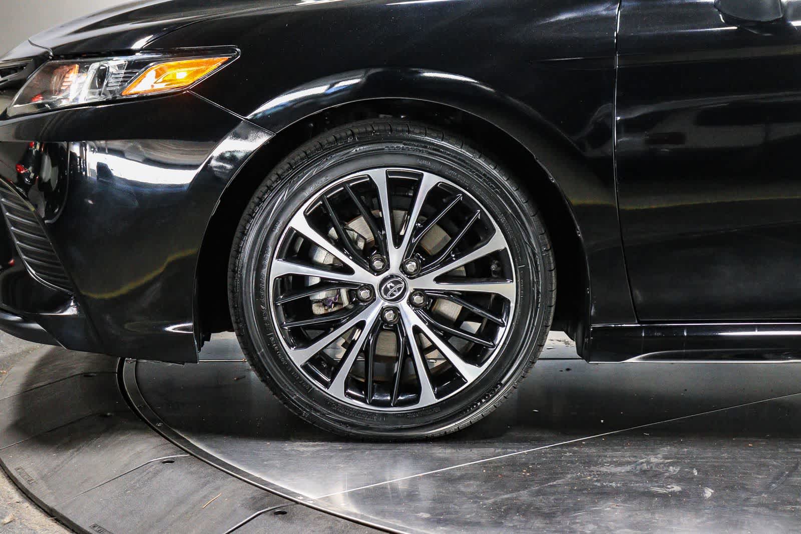 Toyota Camry SE 2020