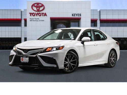 Toyota Camry SE 2023