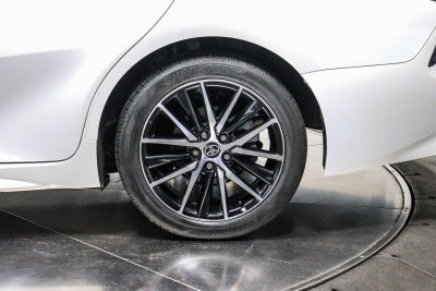 Toyota Camry SE 2023