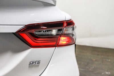 Toyota Camry SE 2023