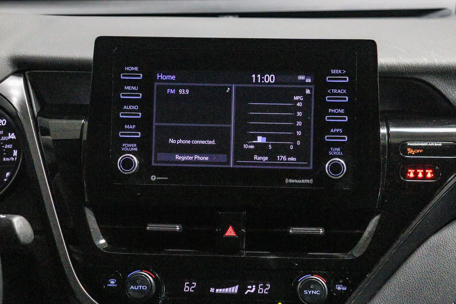 Toyota Camry SE 2023