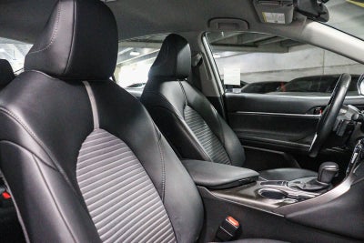 Toyota Camry SE 2023