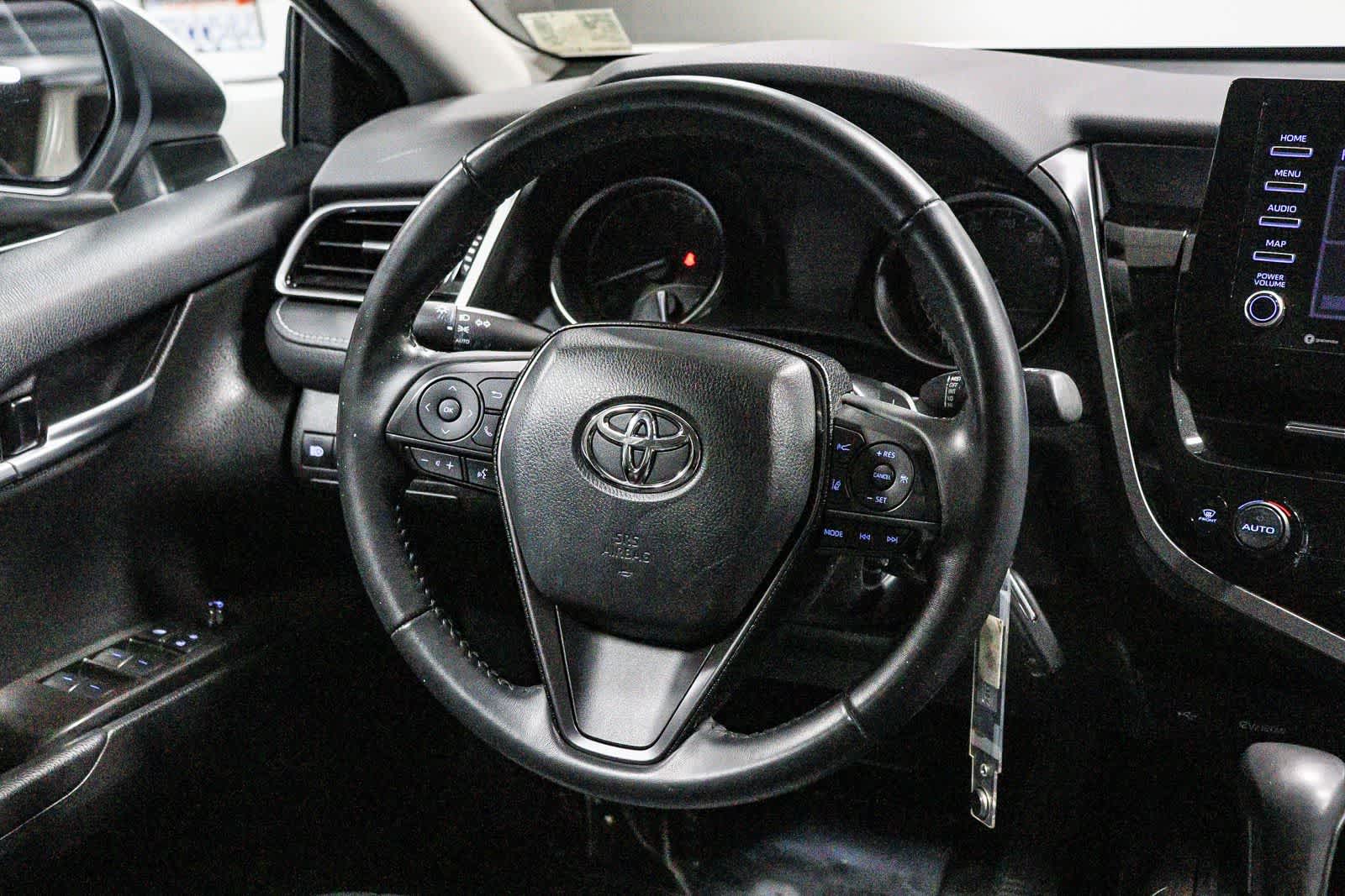 Toyota Camry SE 2023