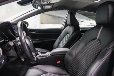 Toyota Camry SE 2023