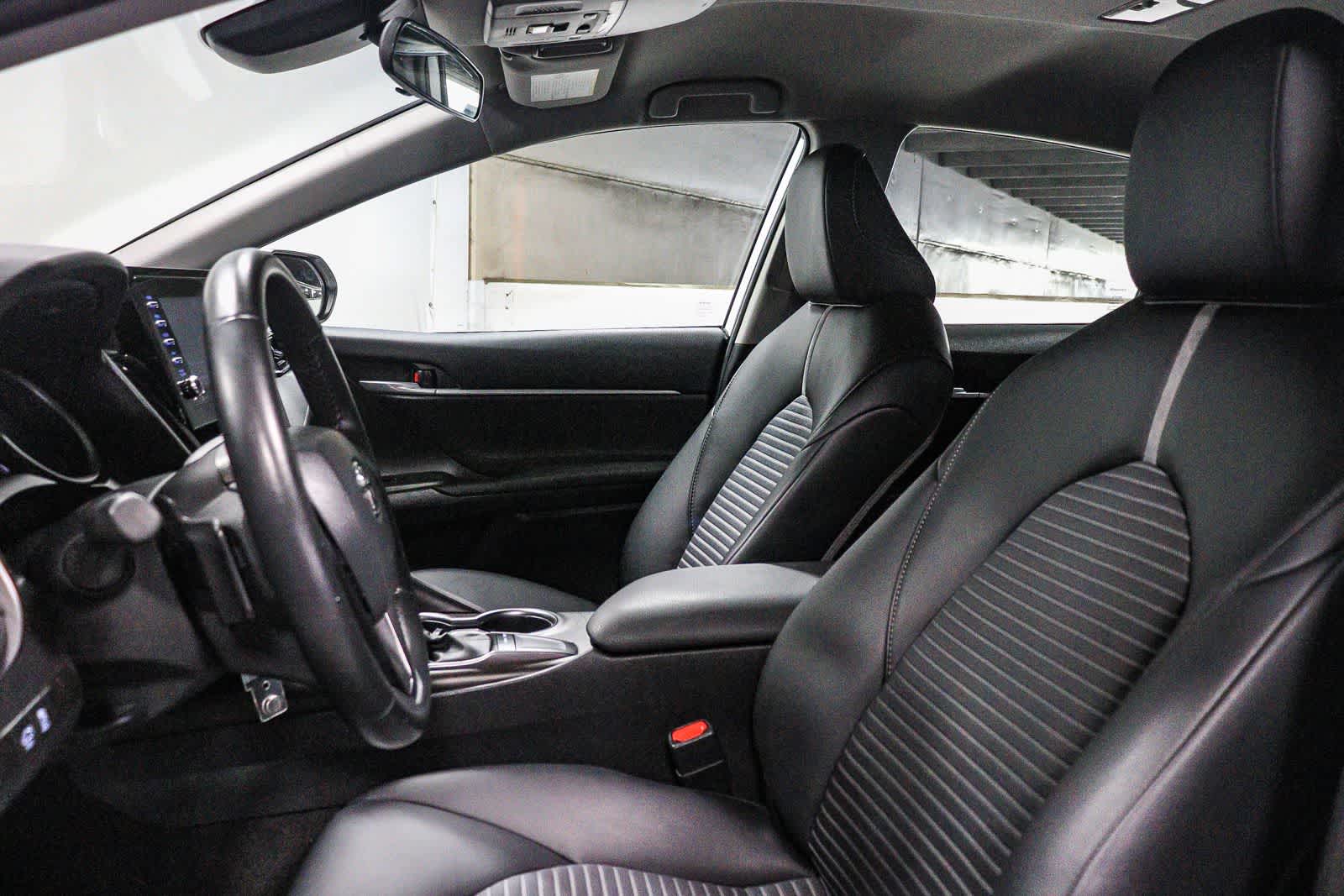 Toyota Camry SE 2023