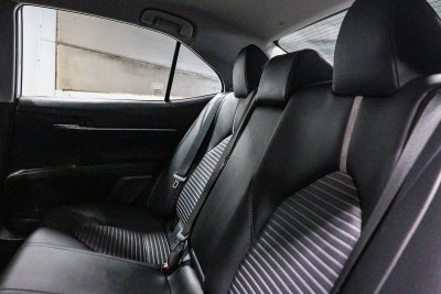 Toyota Camry SE 2023