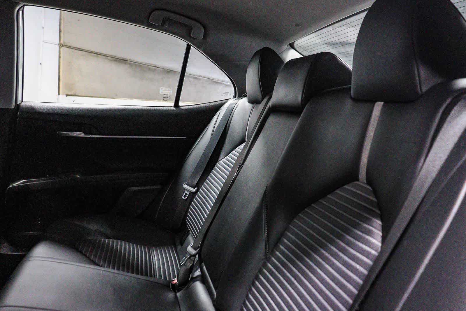 Toyota Camry SE 2023