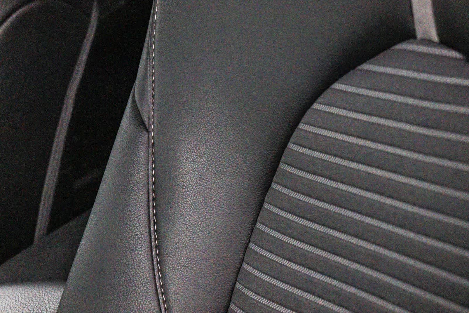 Toyota Camry SE 2023