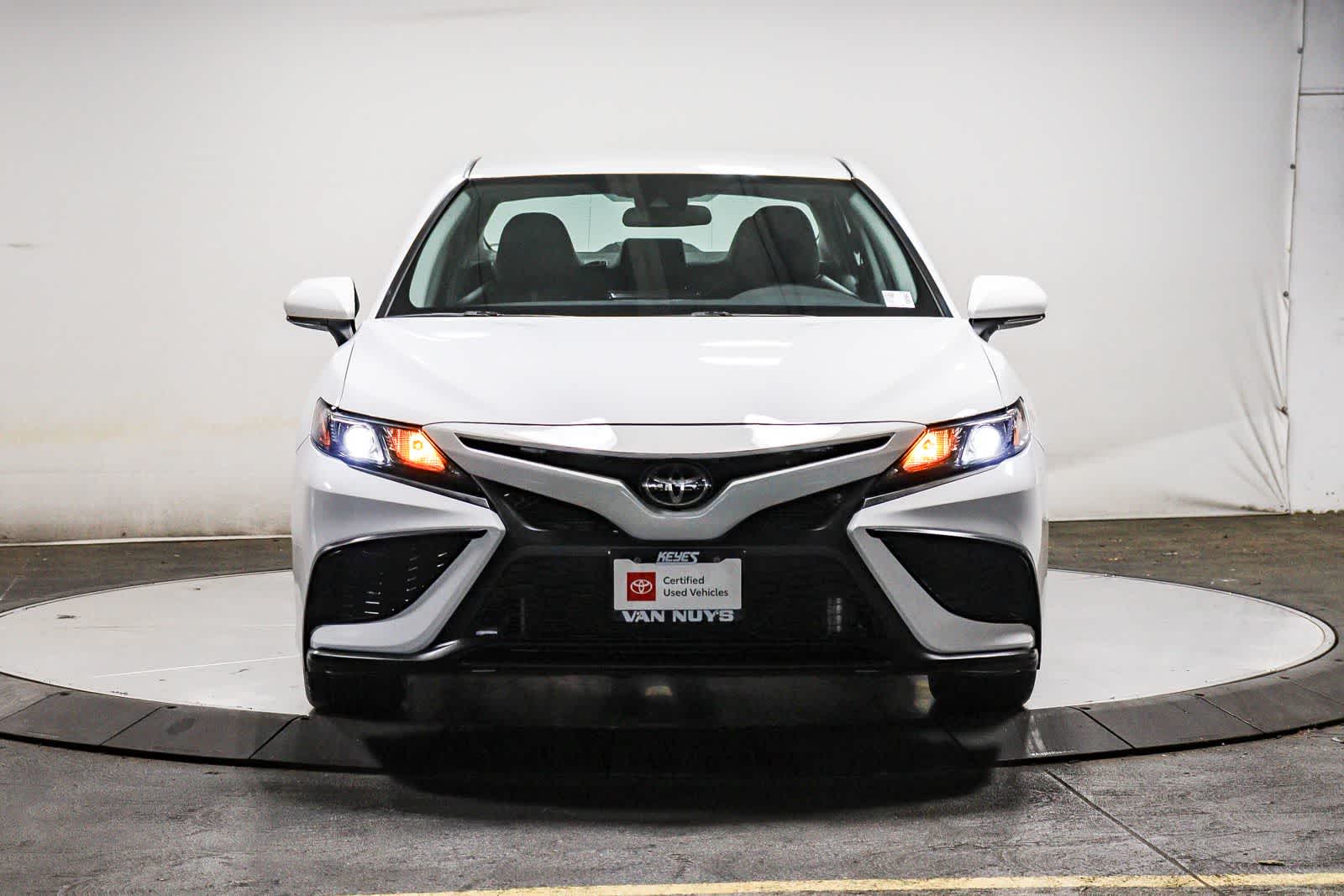 Toyota Camry SE 2023