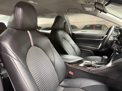 Toyota Camry SE 2024