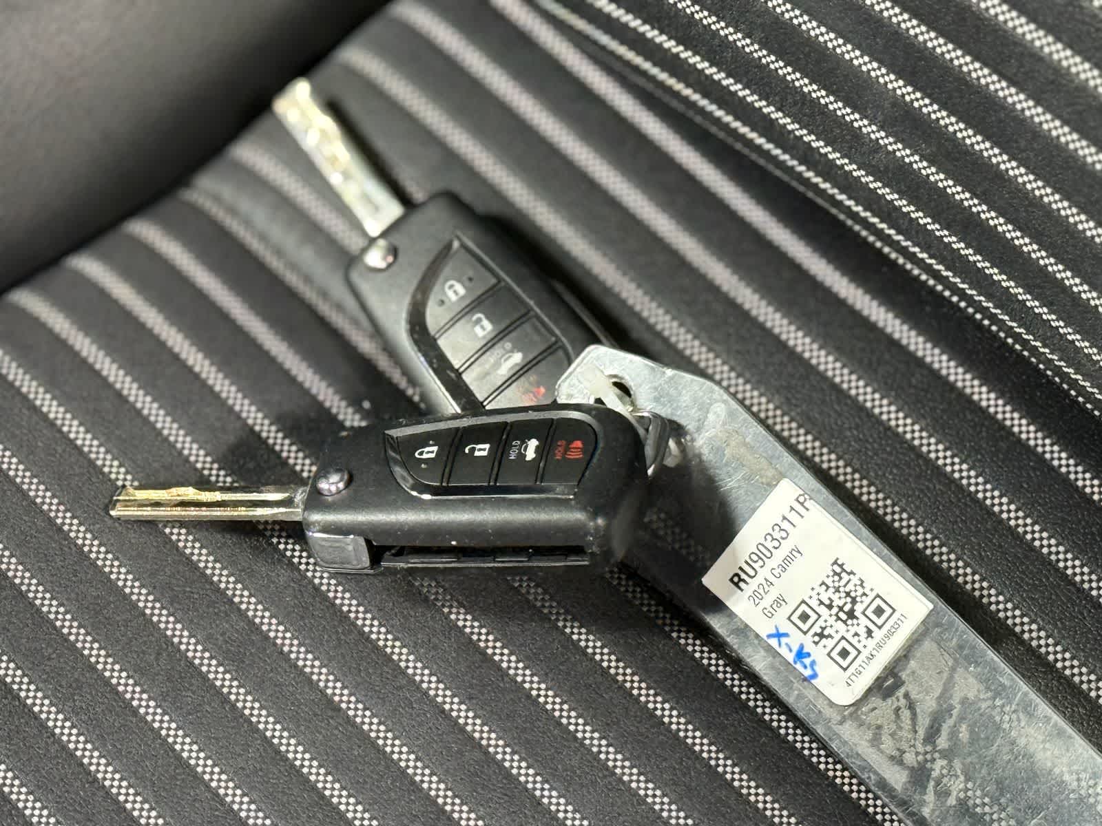 Toyota Camry SE 2024