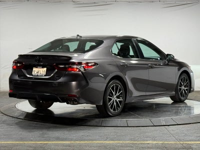 Toyota Camry SE 2024