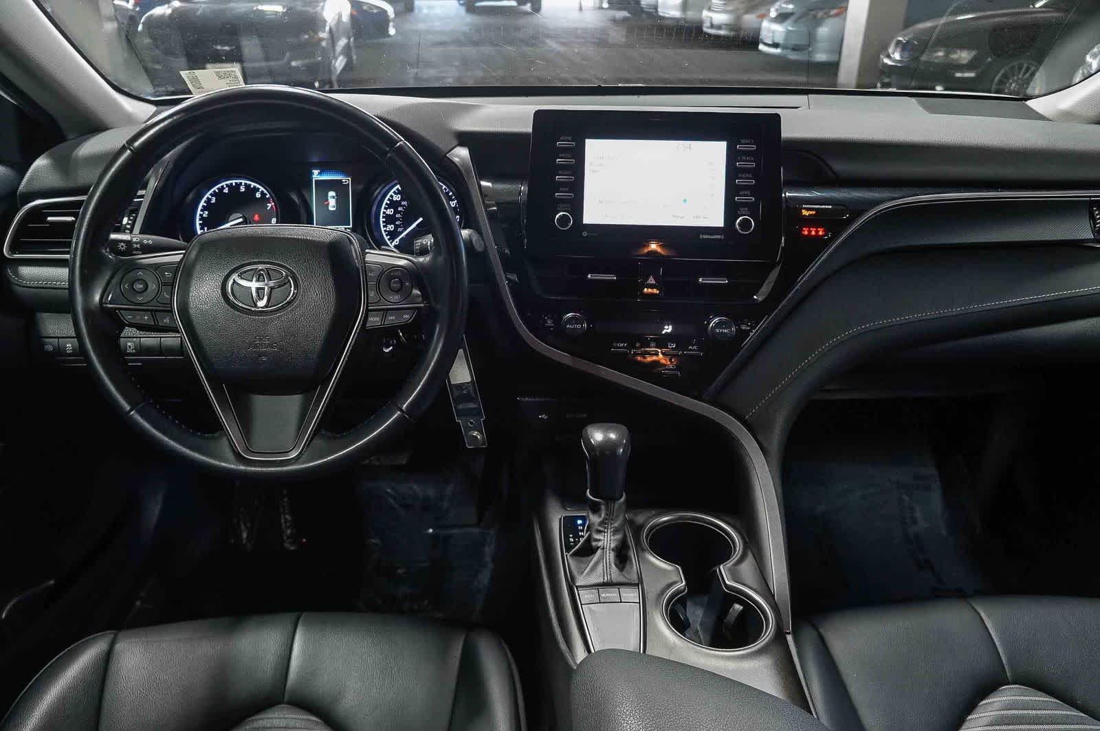 Toyota Camry SE 2024