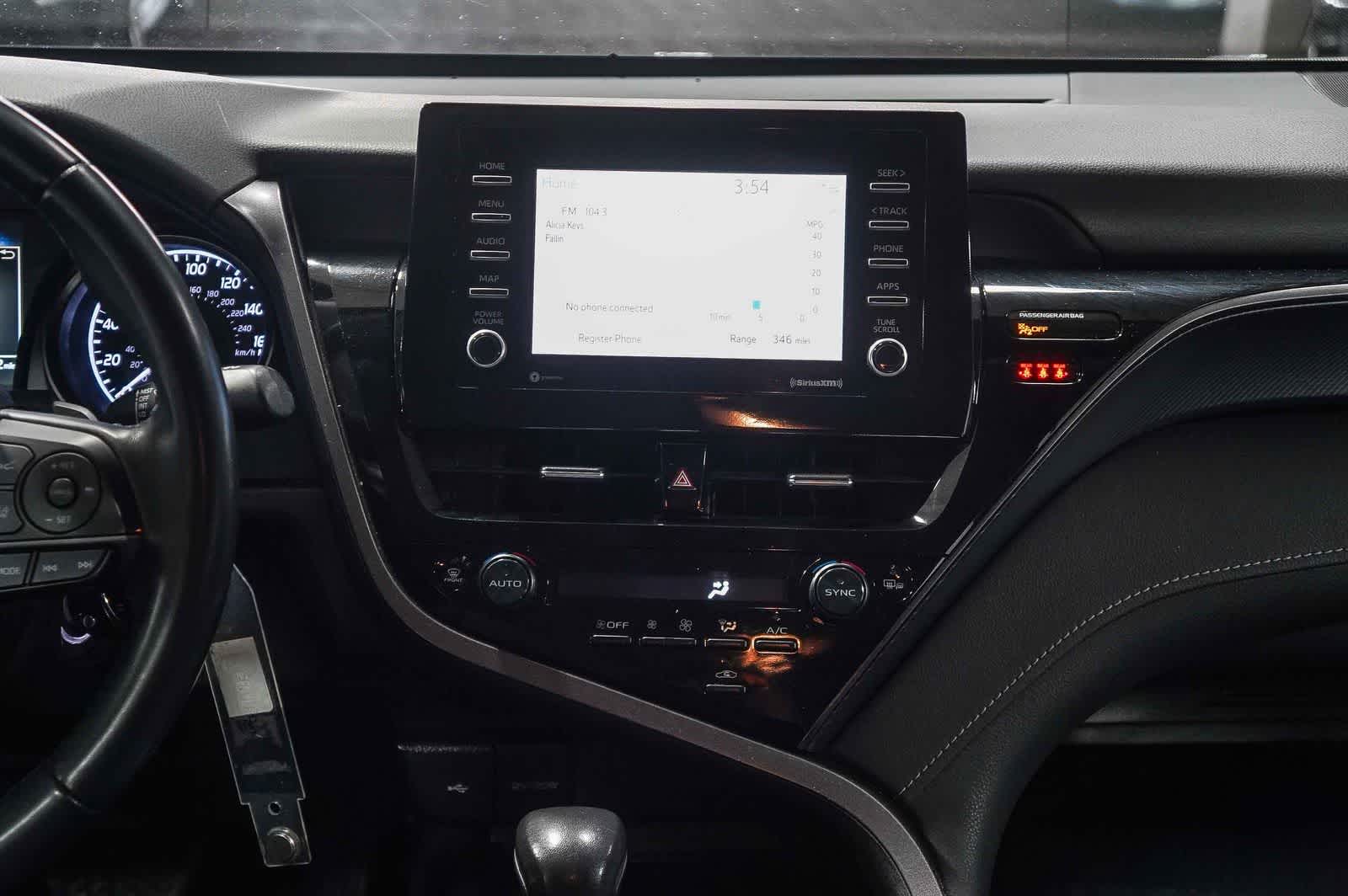 Toyota Camry SE 2024