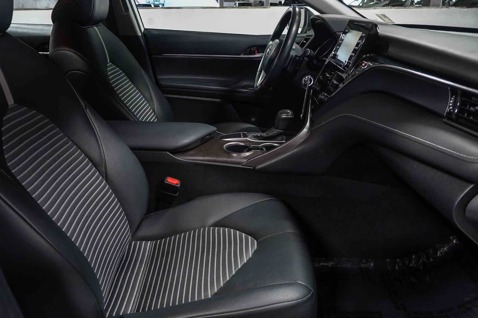Toyota Camry SE 2024