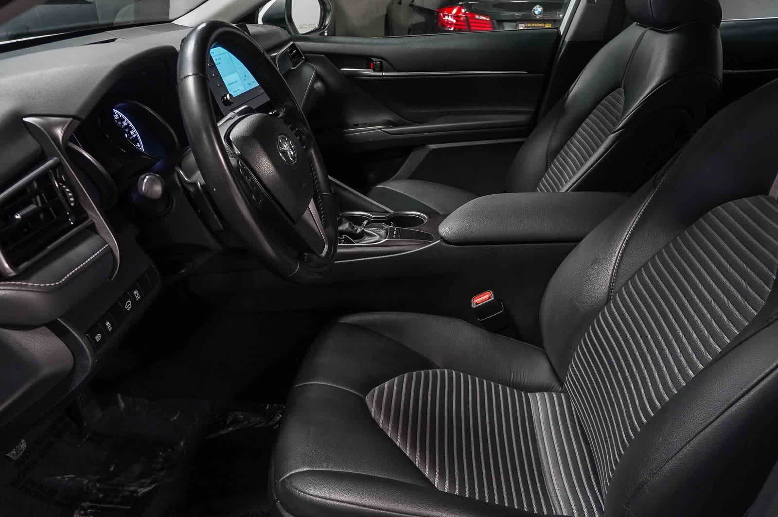 Toyota Camry SE 2024