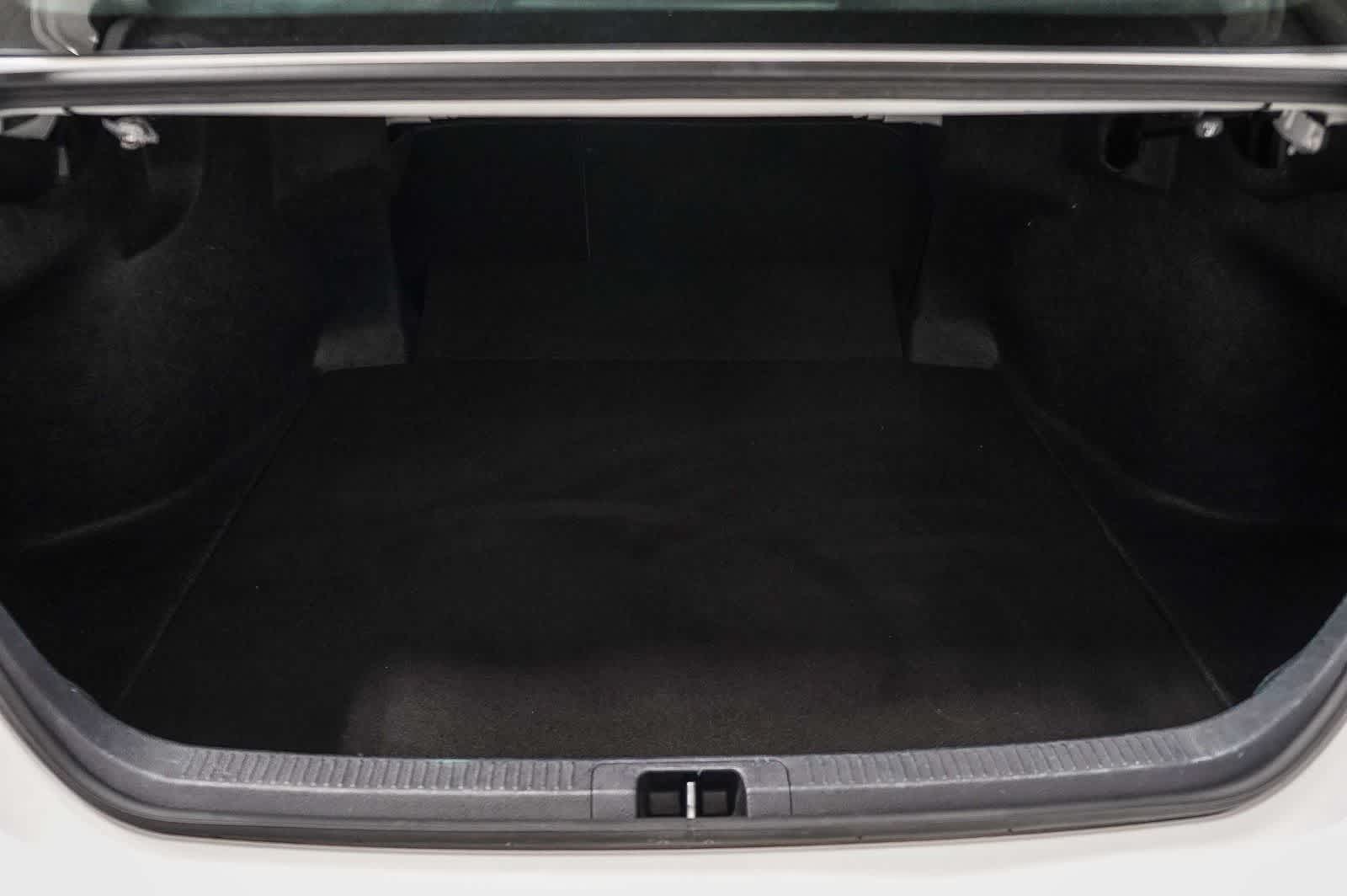 Toyota Camry SE 2024
