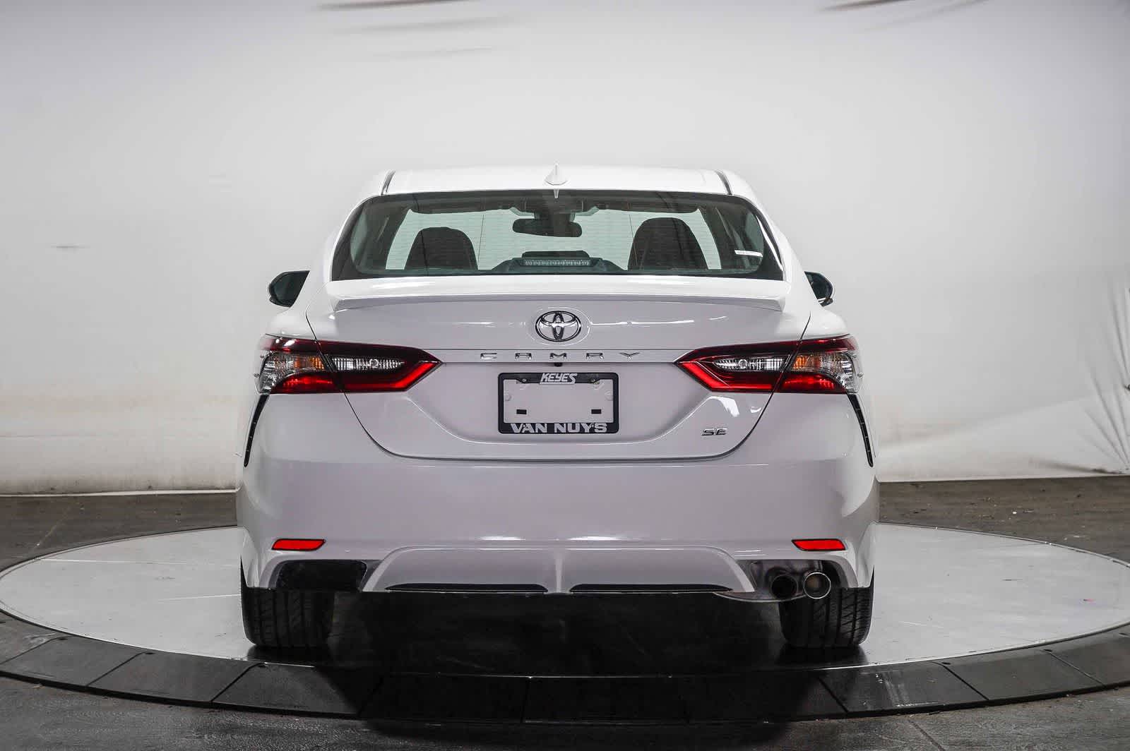 Toyota Camry SE 2024
