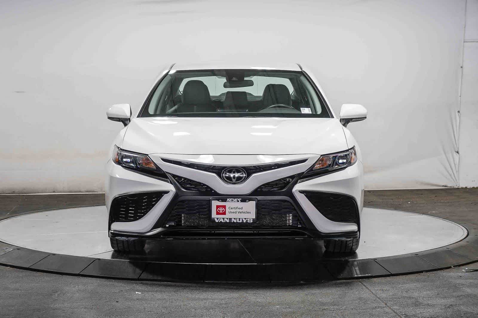 Toyota Camry SE 2024