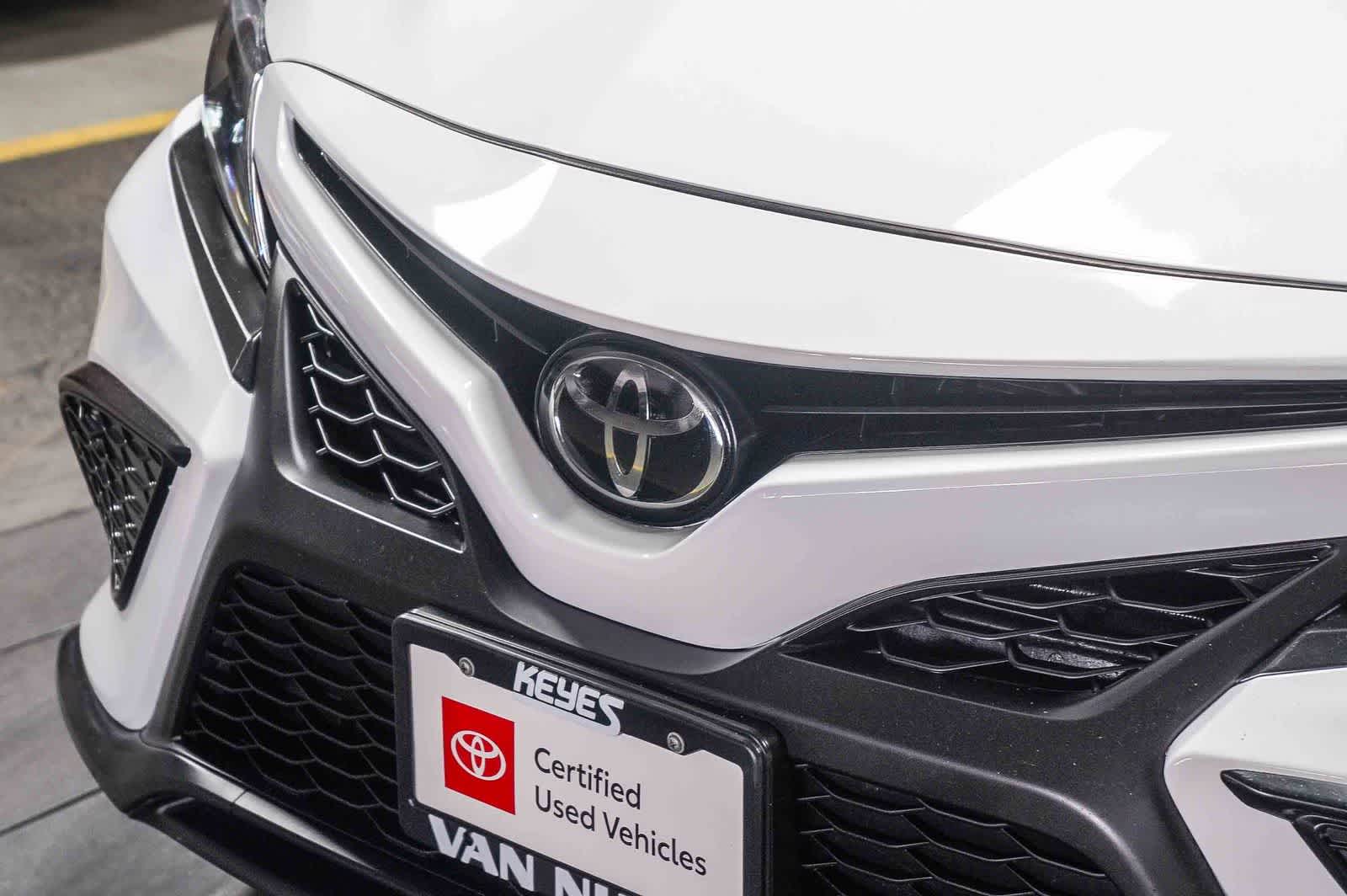 Toyota Camry SE 2024