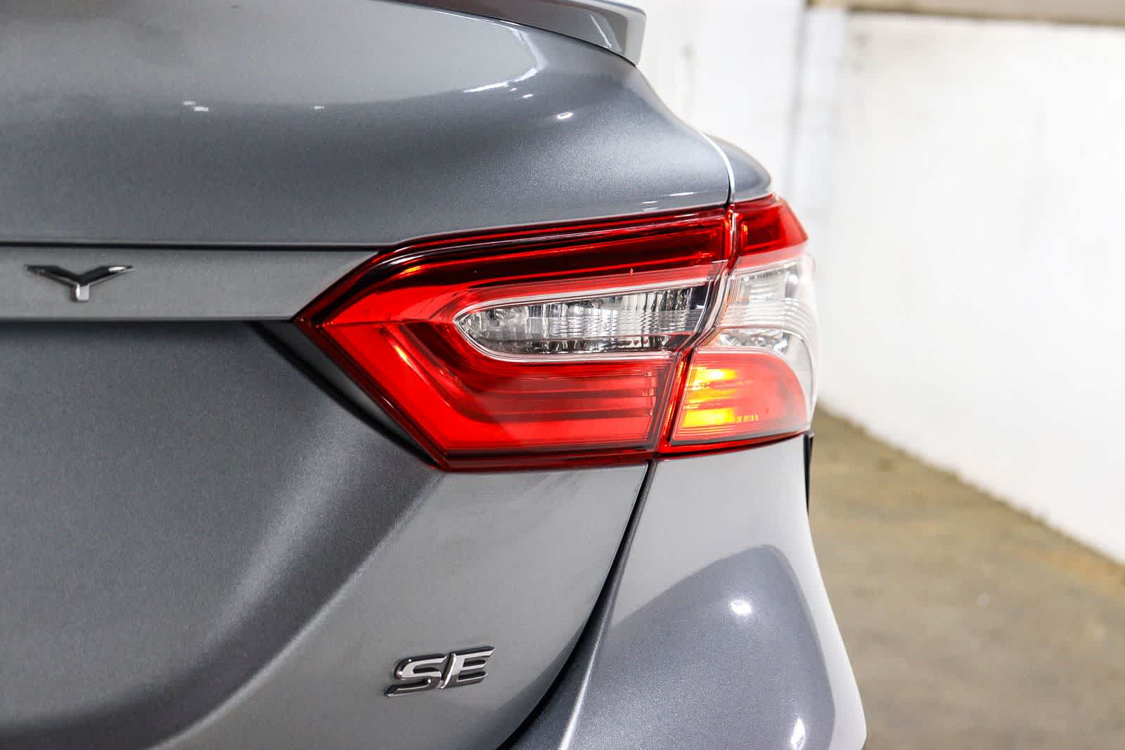 Toyota Camry SE 2020