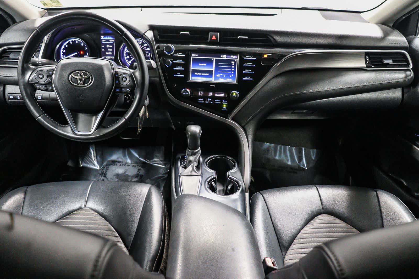 Toyota Camry SE 2020