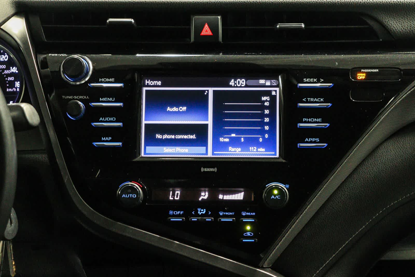 Toyota Camry SE 2020