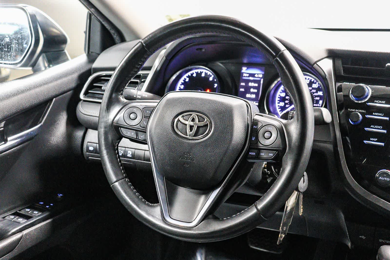 Toyota Camry SE 2020