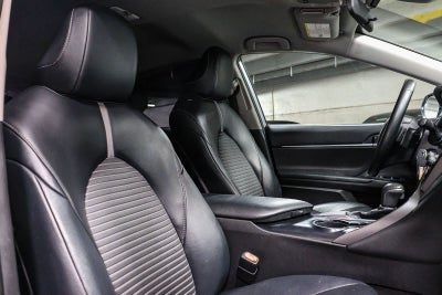 Toyota Camry SE 2020