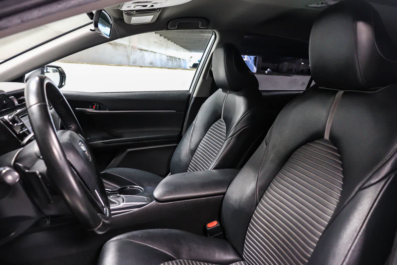 Toyota Camry SE 2020