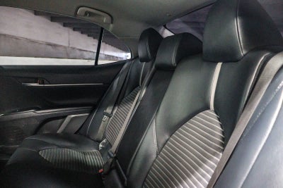 Toyota Camry SE 2020