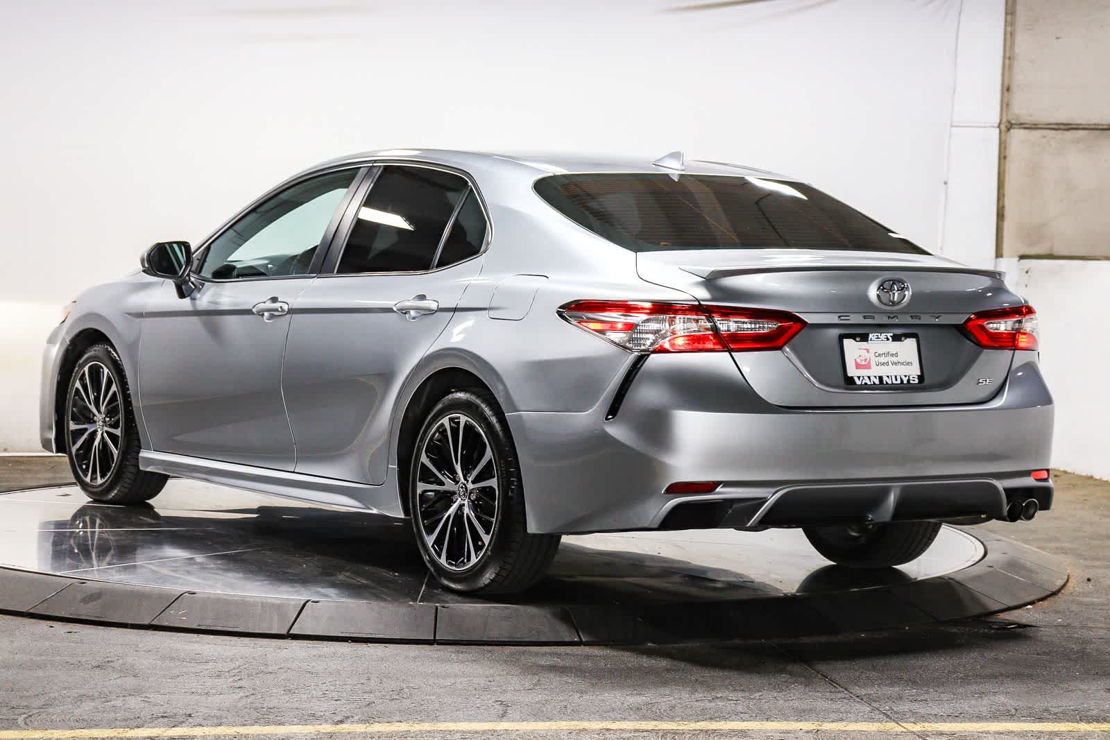 Toyota Camry SE 2020