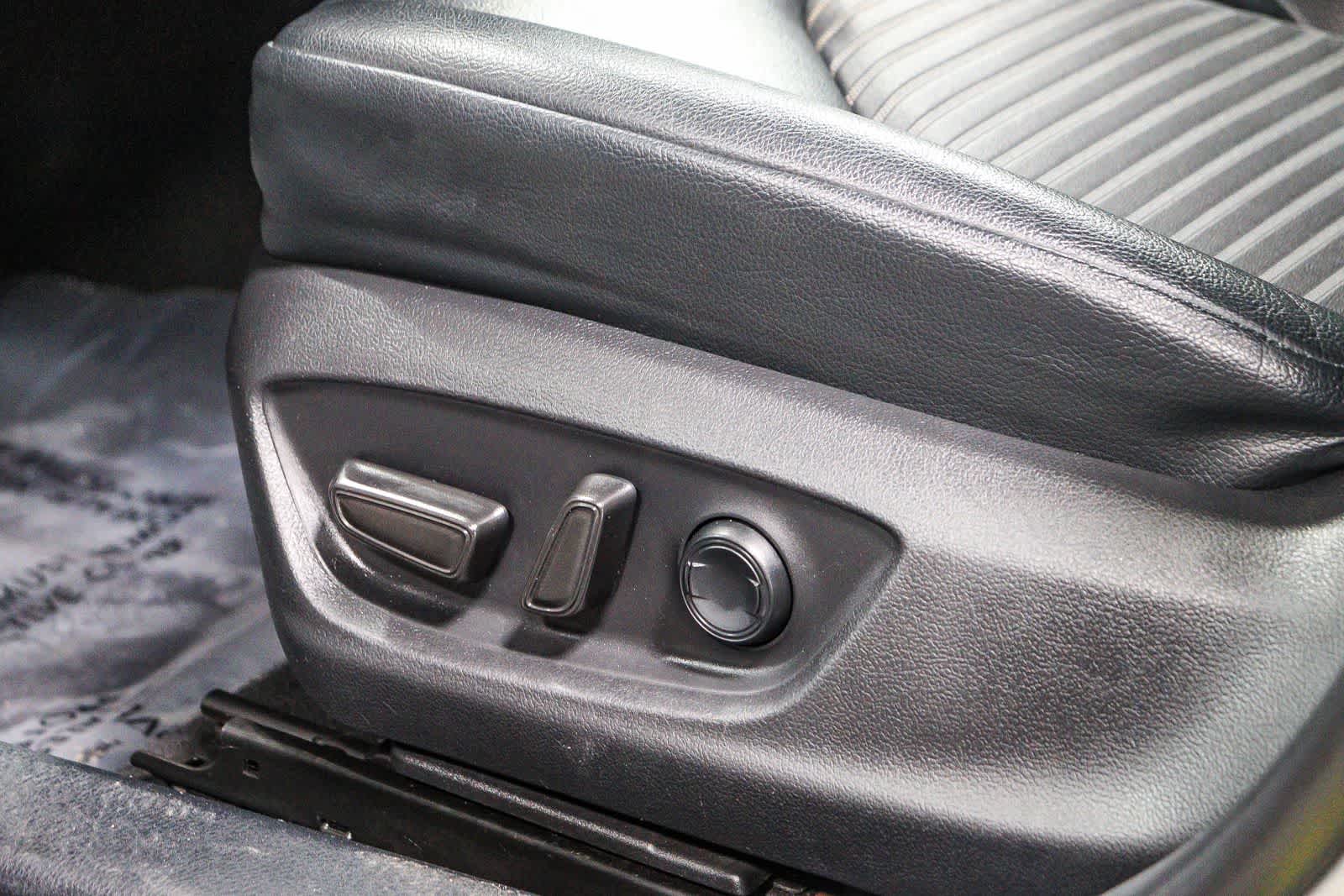 Toyota Camry SE 2020