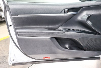 Toyota Camry SE 2020