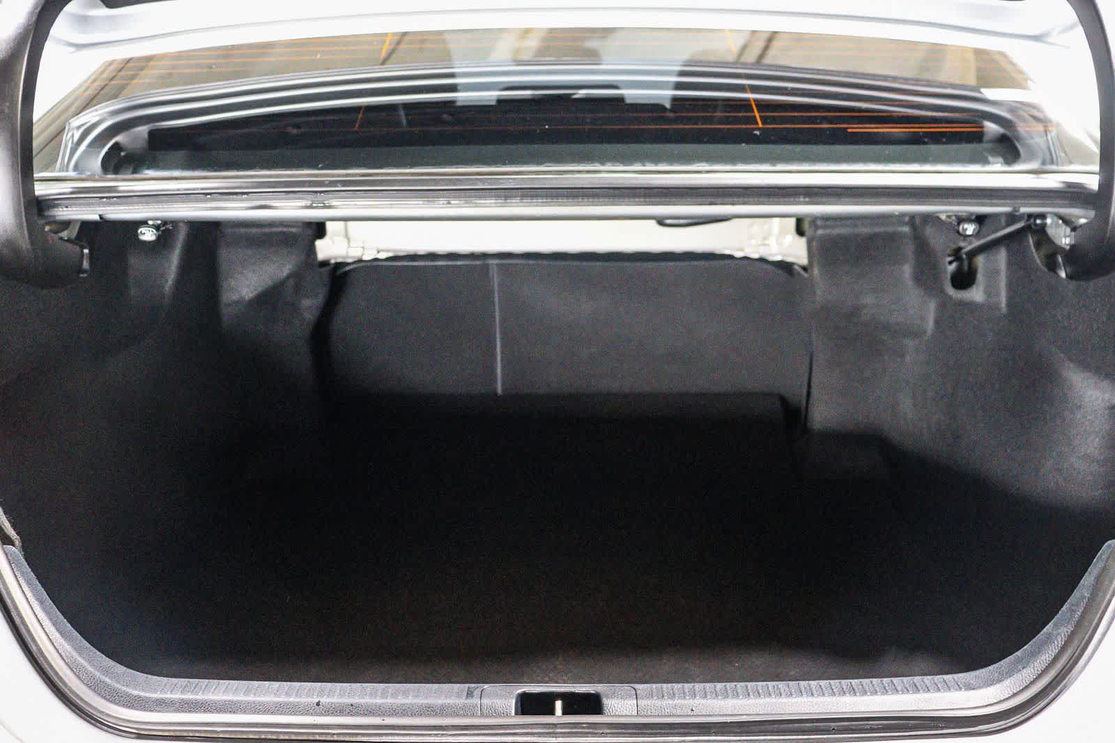 Toyota Camry SE 2020