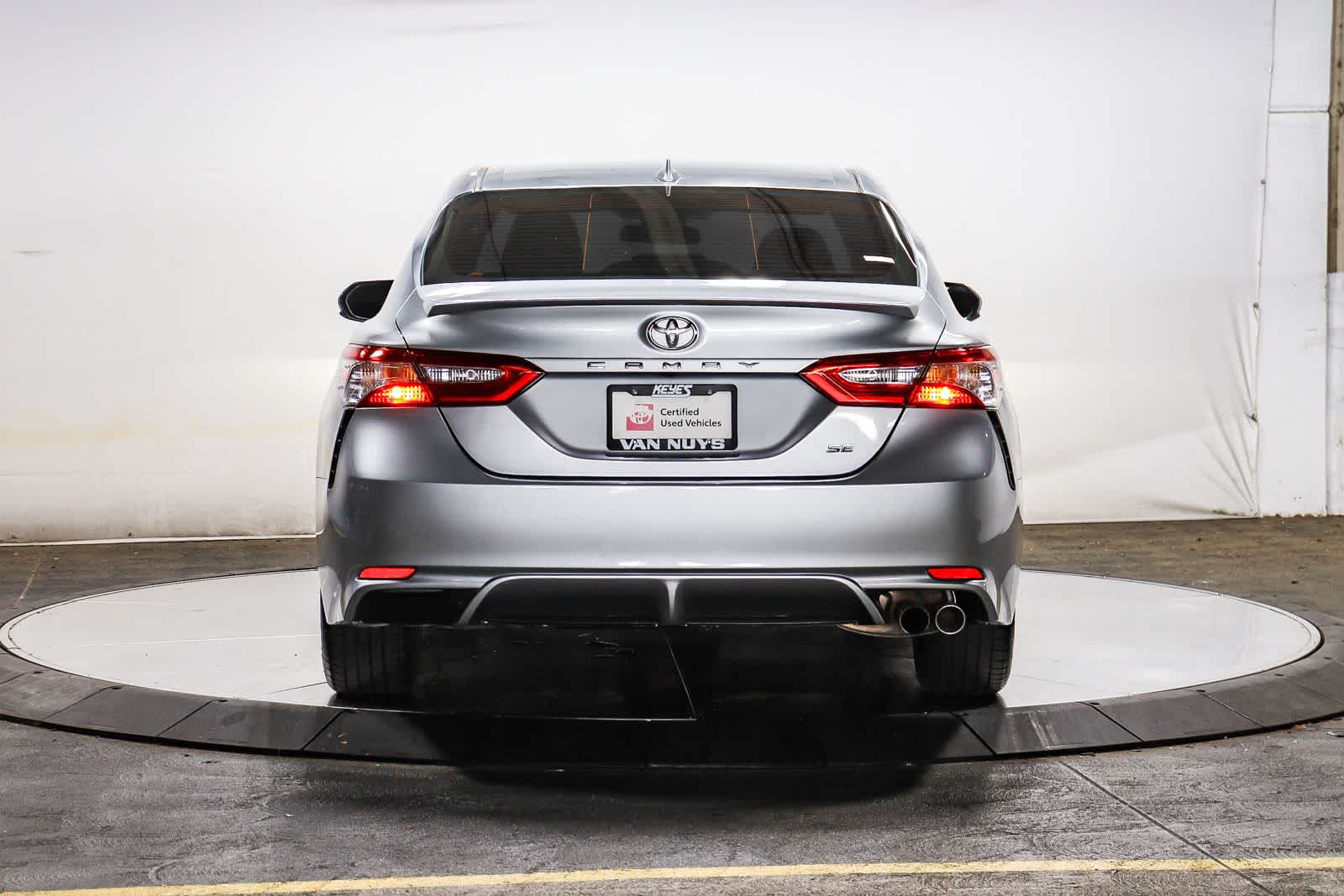Toyota Camry SE 2020