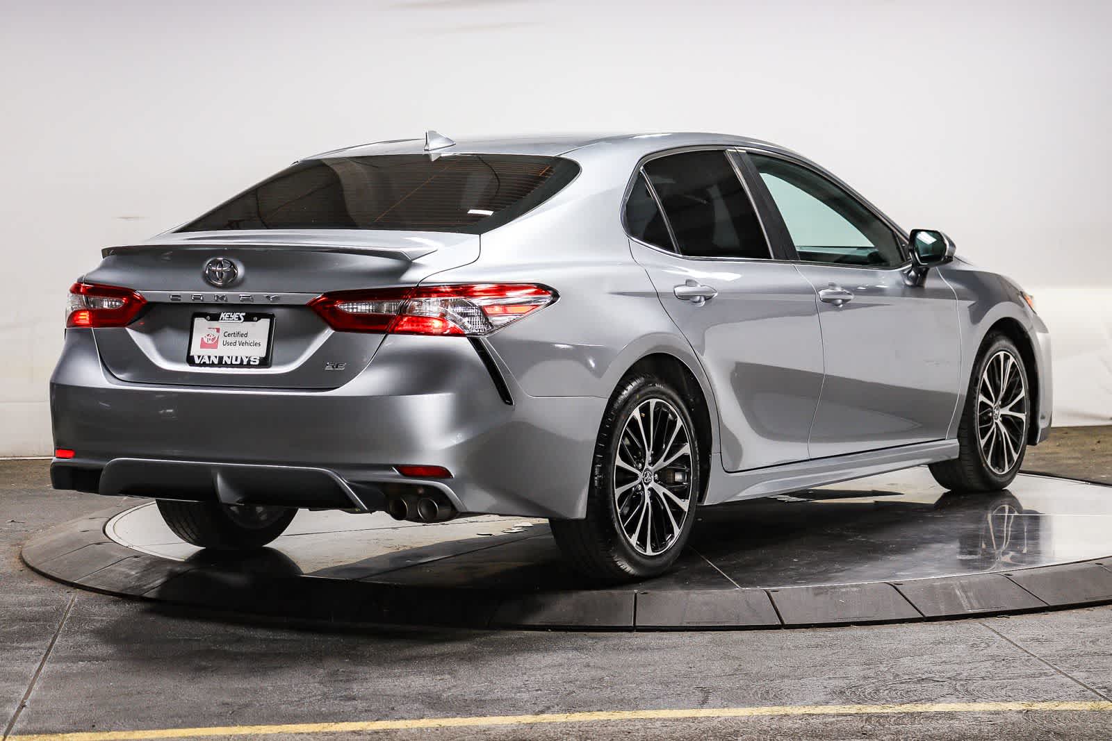 Toyota Camry SE 2020